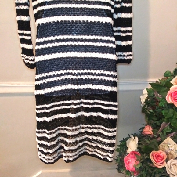 Chico's Black & Ivory Boho Retro 70's Striped Crocheted Long Cardigan/Swim Cover - Picture 8 of 11